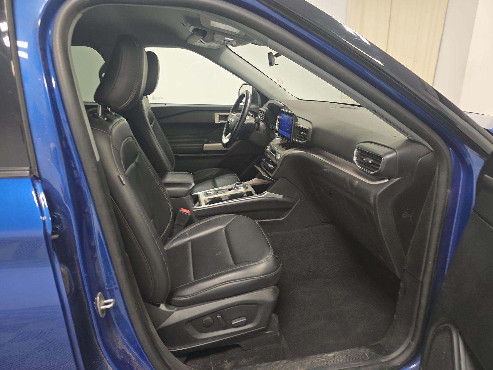 2023 Ford Explorer XLT AWD