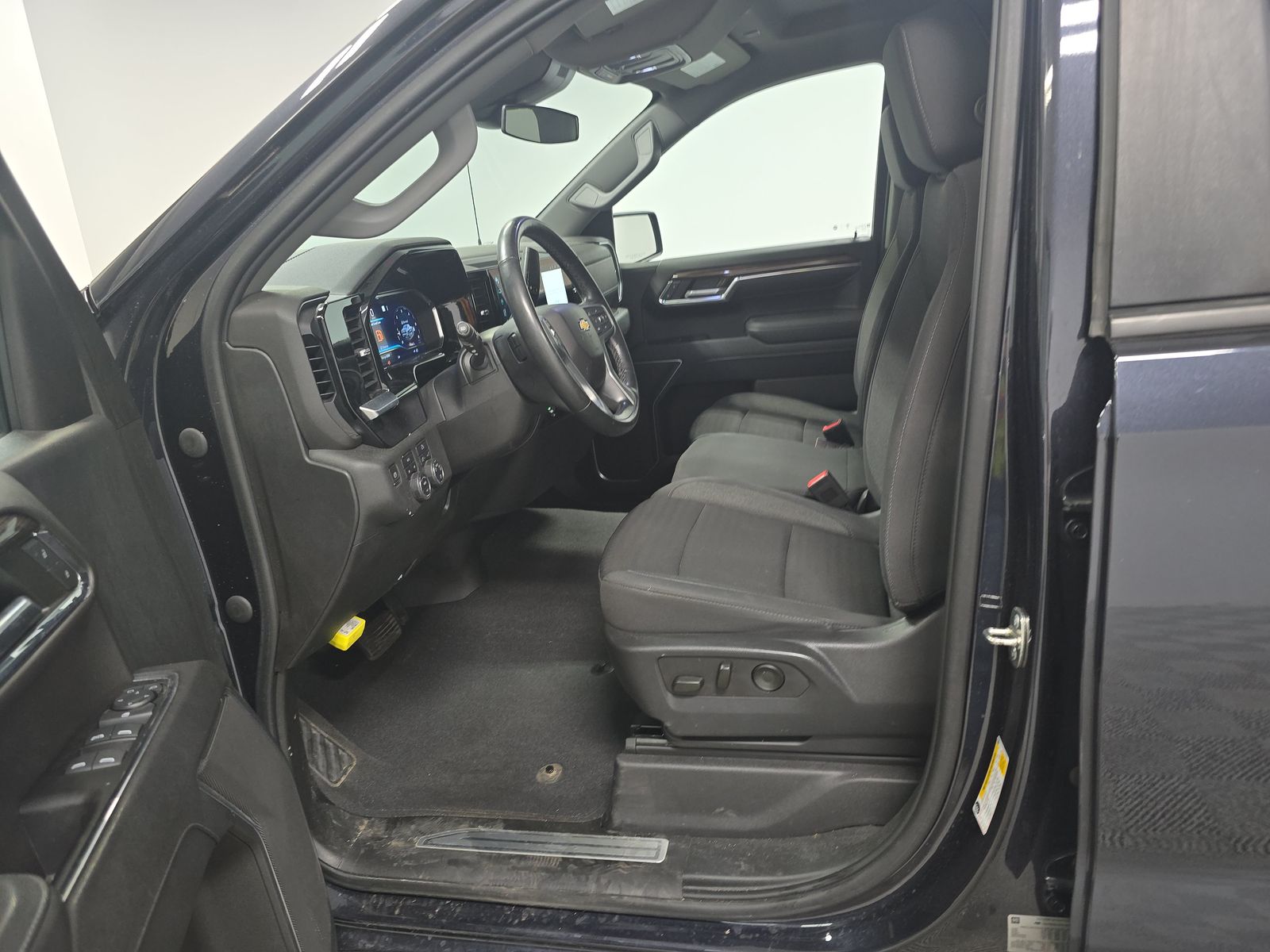 2023 Chevrolet Silverado 1500 LT AWD