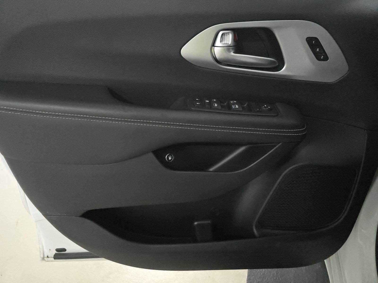 2024 Chrysler Pacifica Hybrid Select S Appearance FWD