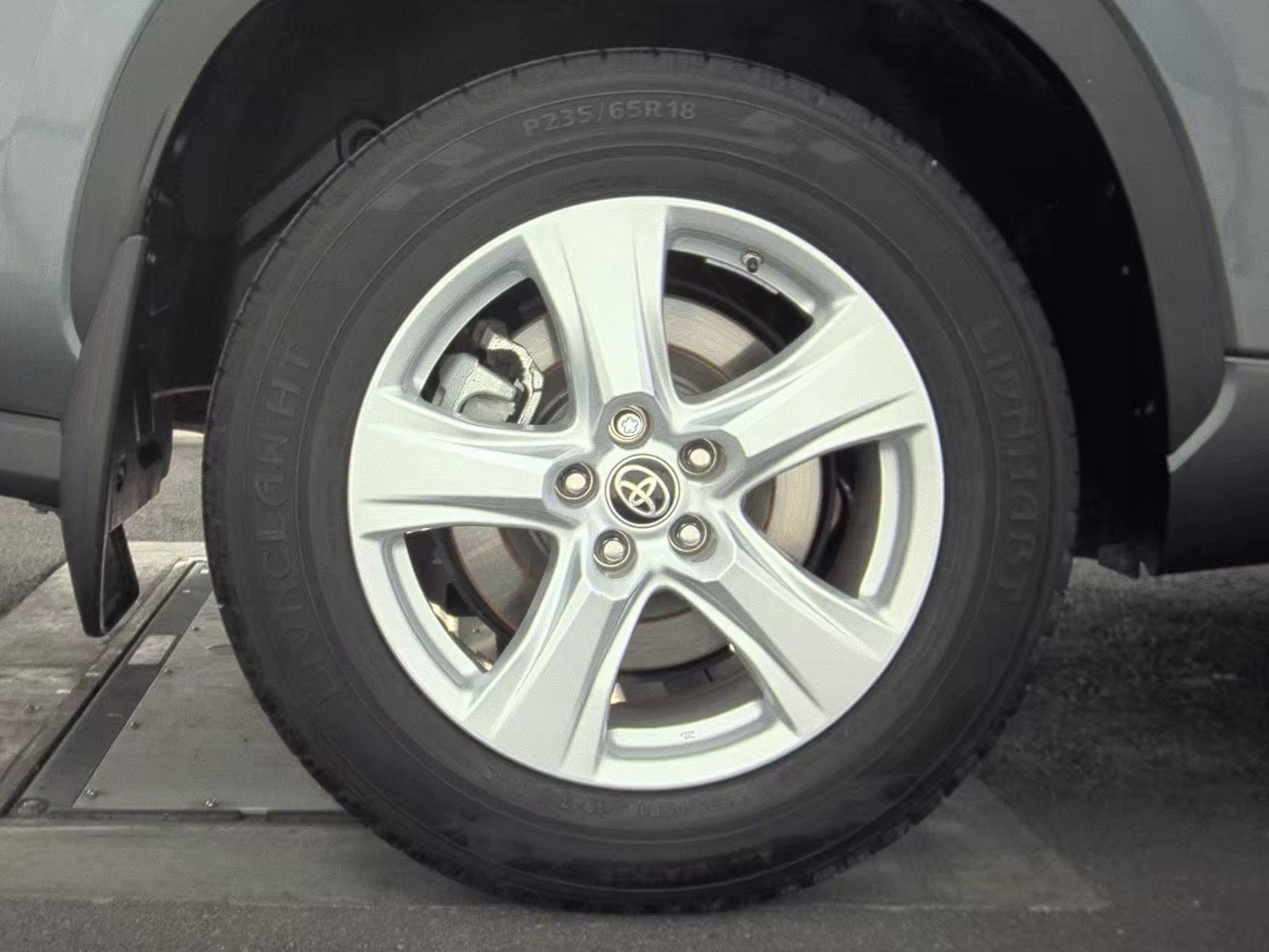 2023 Toyota Highlander L FWD