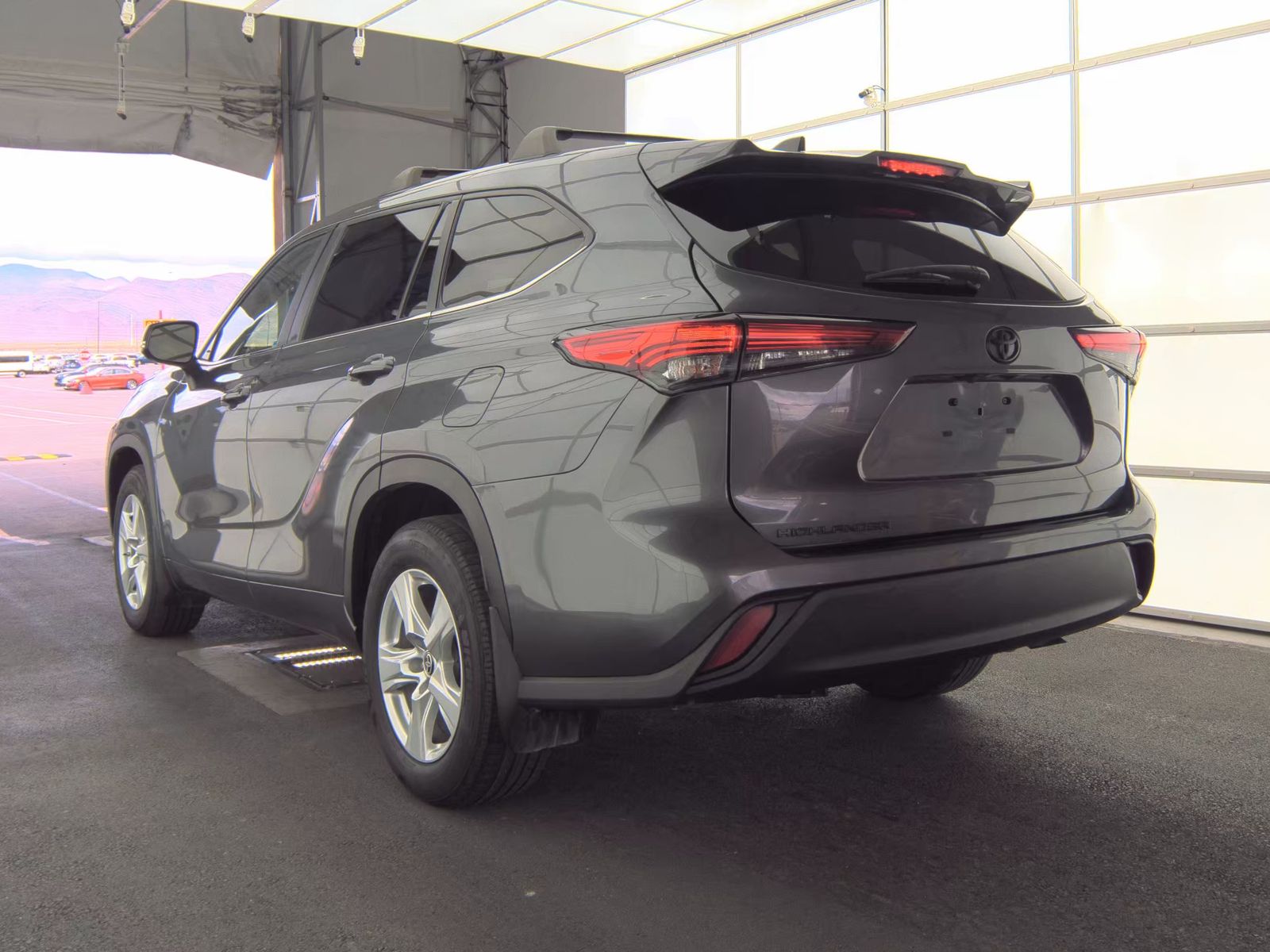 2023 Toyota Highlander L FWD