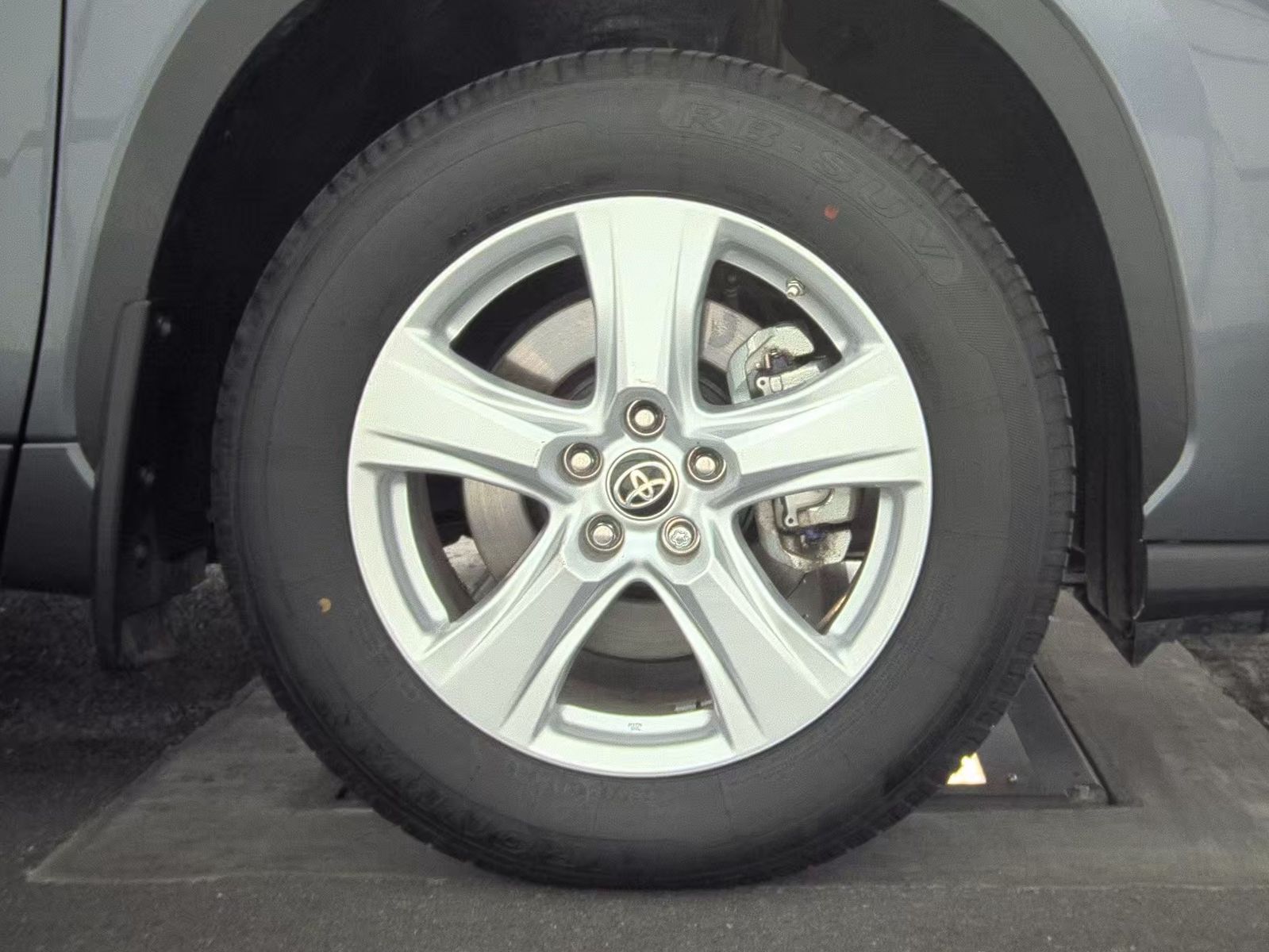 2023 Toyota Highlander L FWD