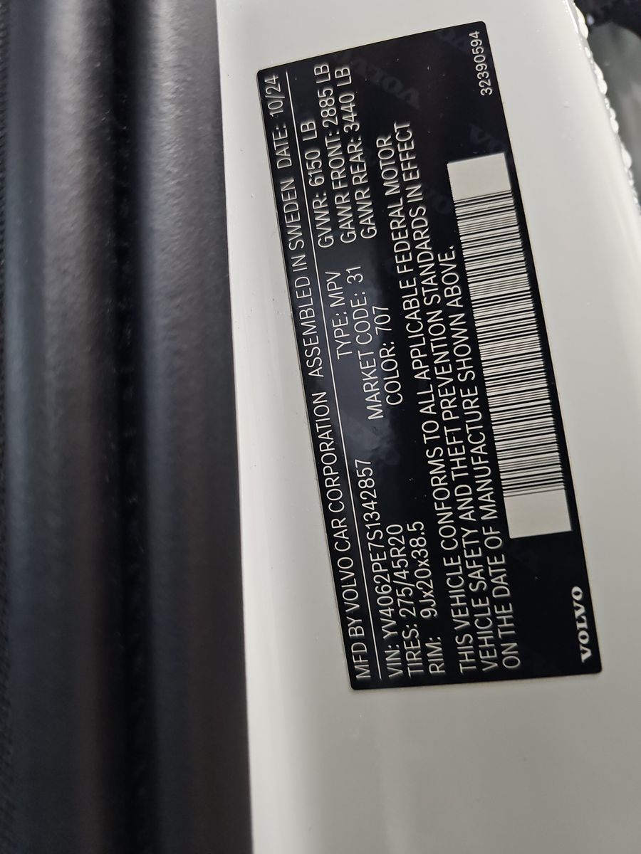 2025 Volvo XC90 B6 Plus AWD