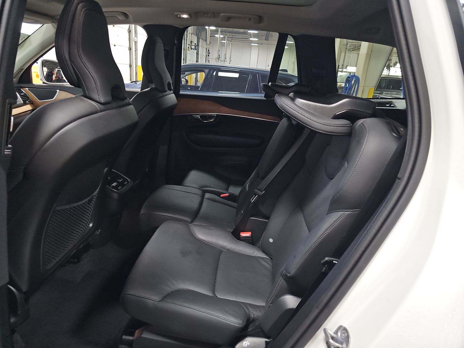 2025 Volvo XC90 B6 Plus AWD