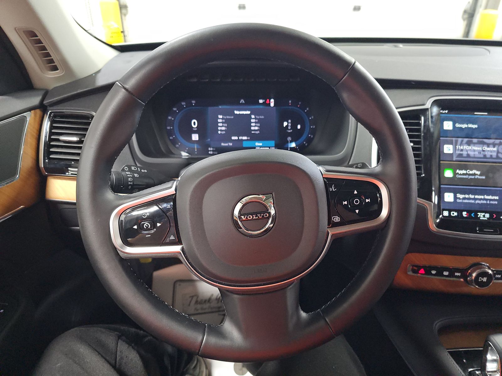 2025 Volvo XC90 B6 Plus AWD