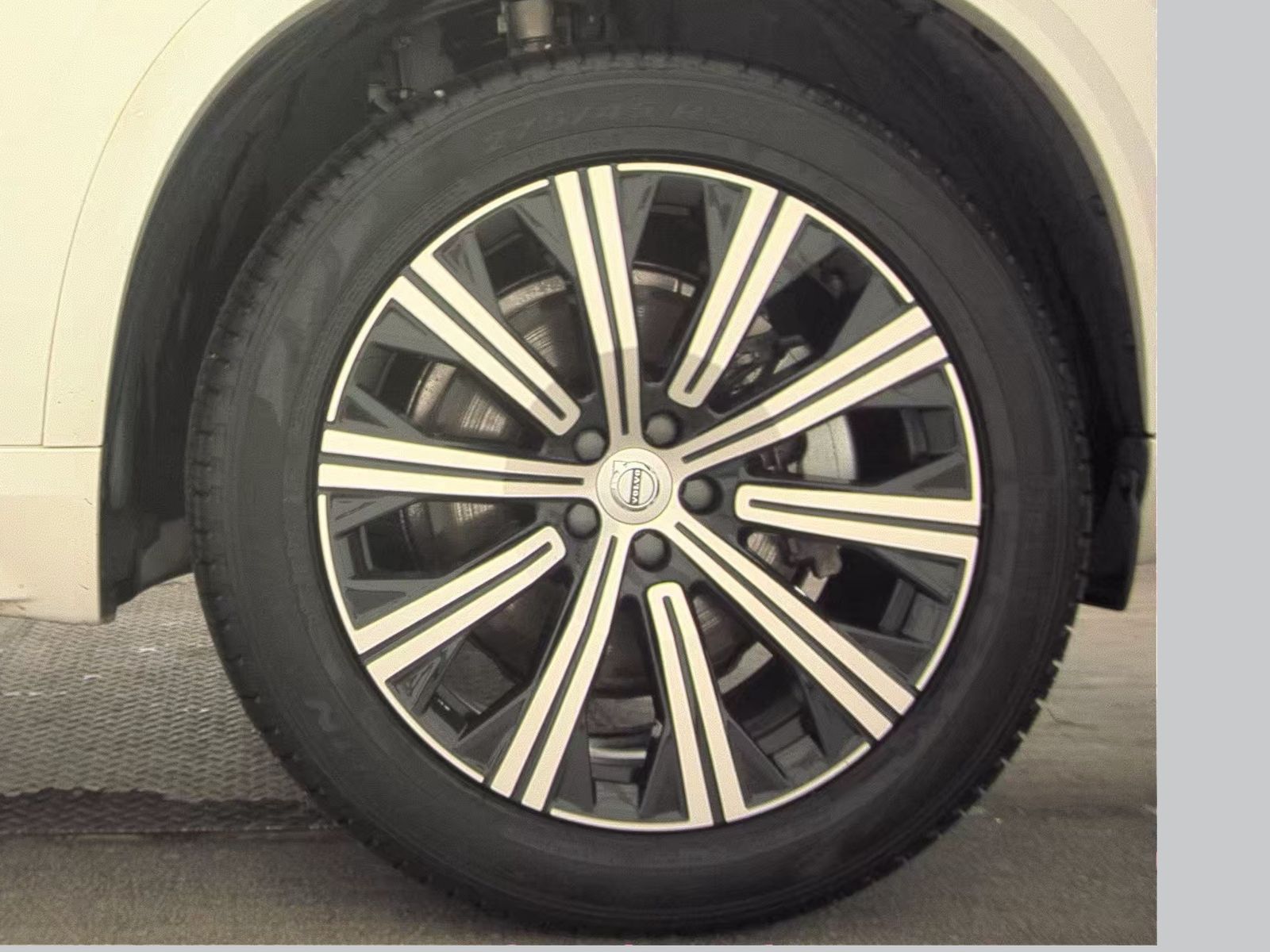 2025 Volvo XC90 B6 Plus AWD