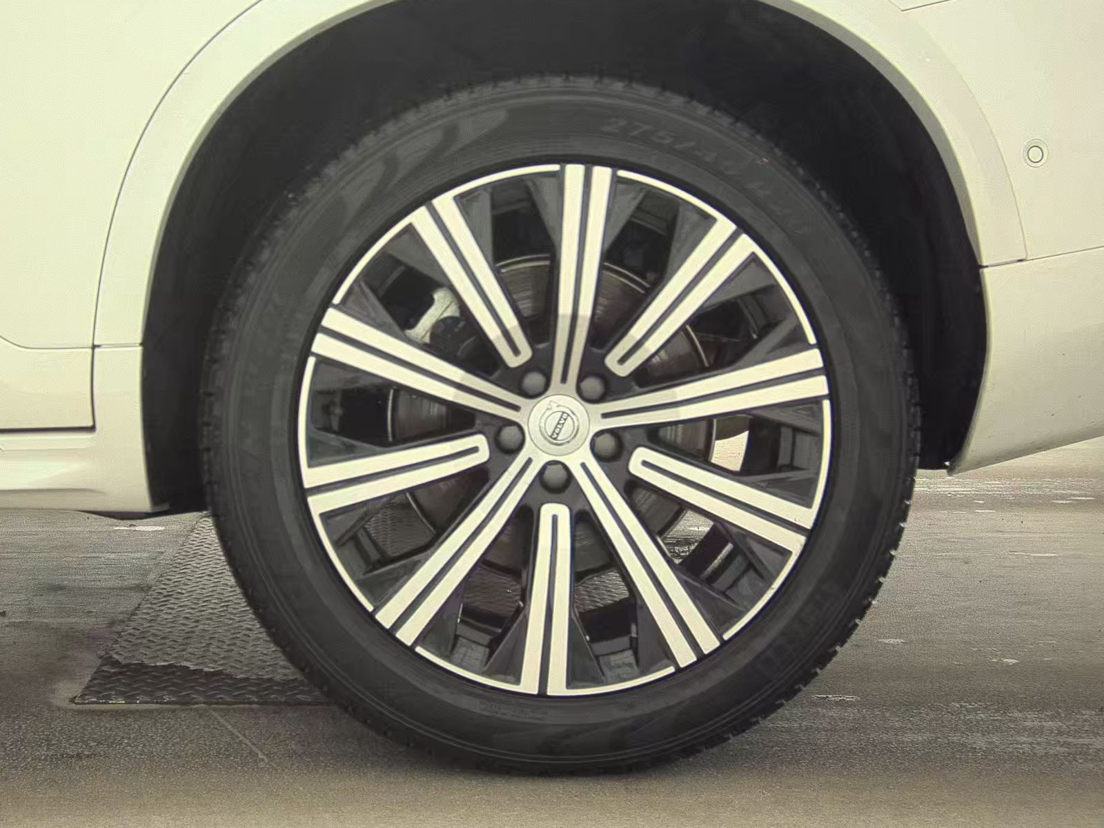 2025 Volvo XC90 B6 Plus AWD