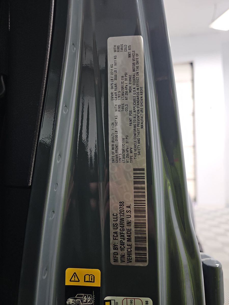 2024 Jeep Wrangler Rubicon AWD