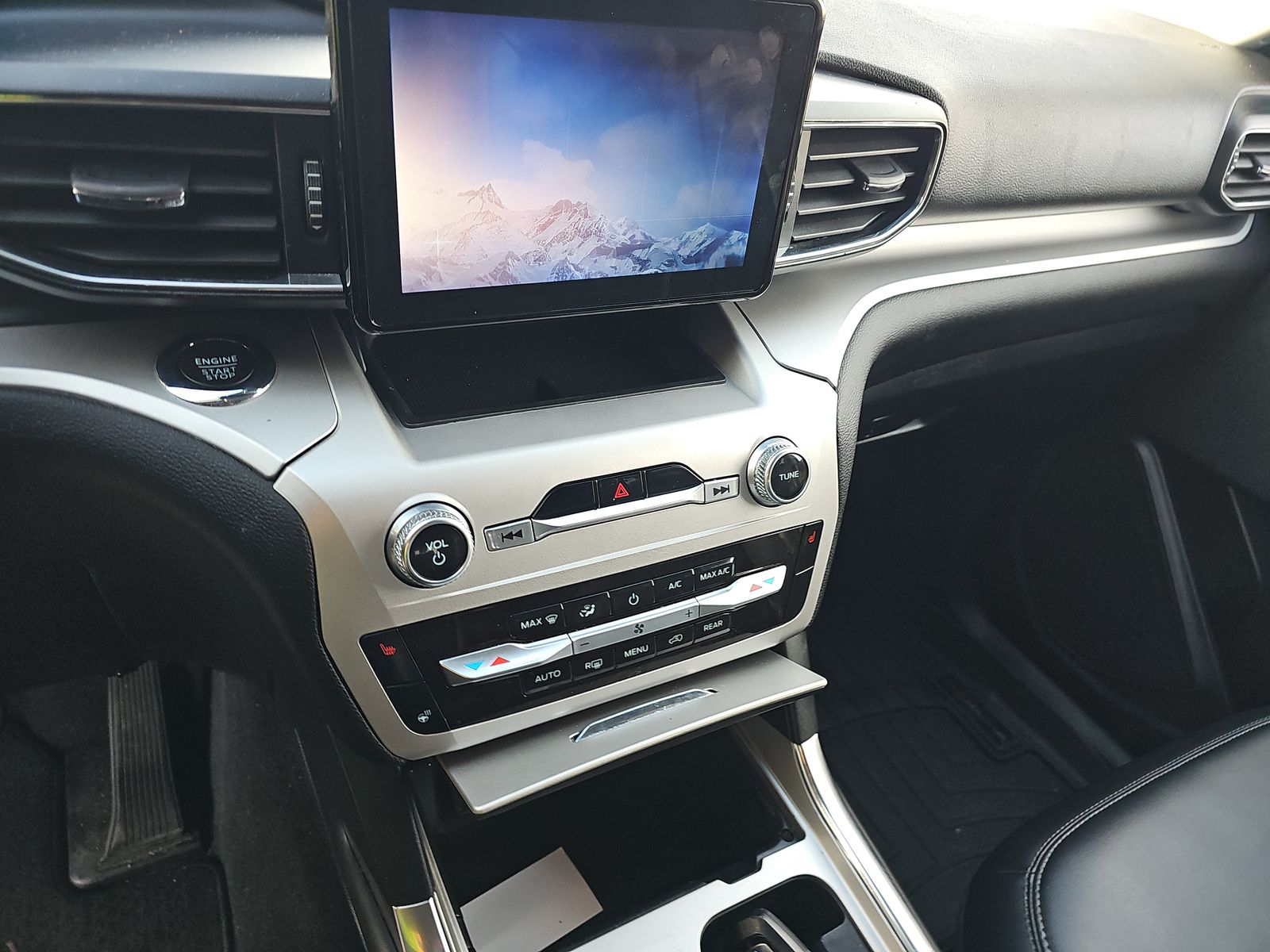 2022 Ford Explorer XLT AWD