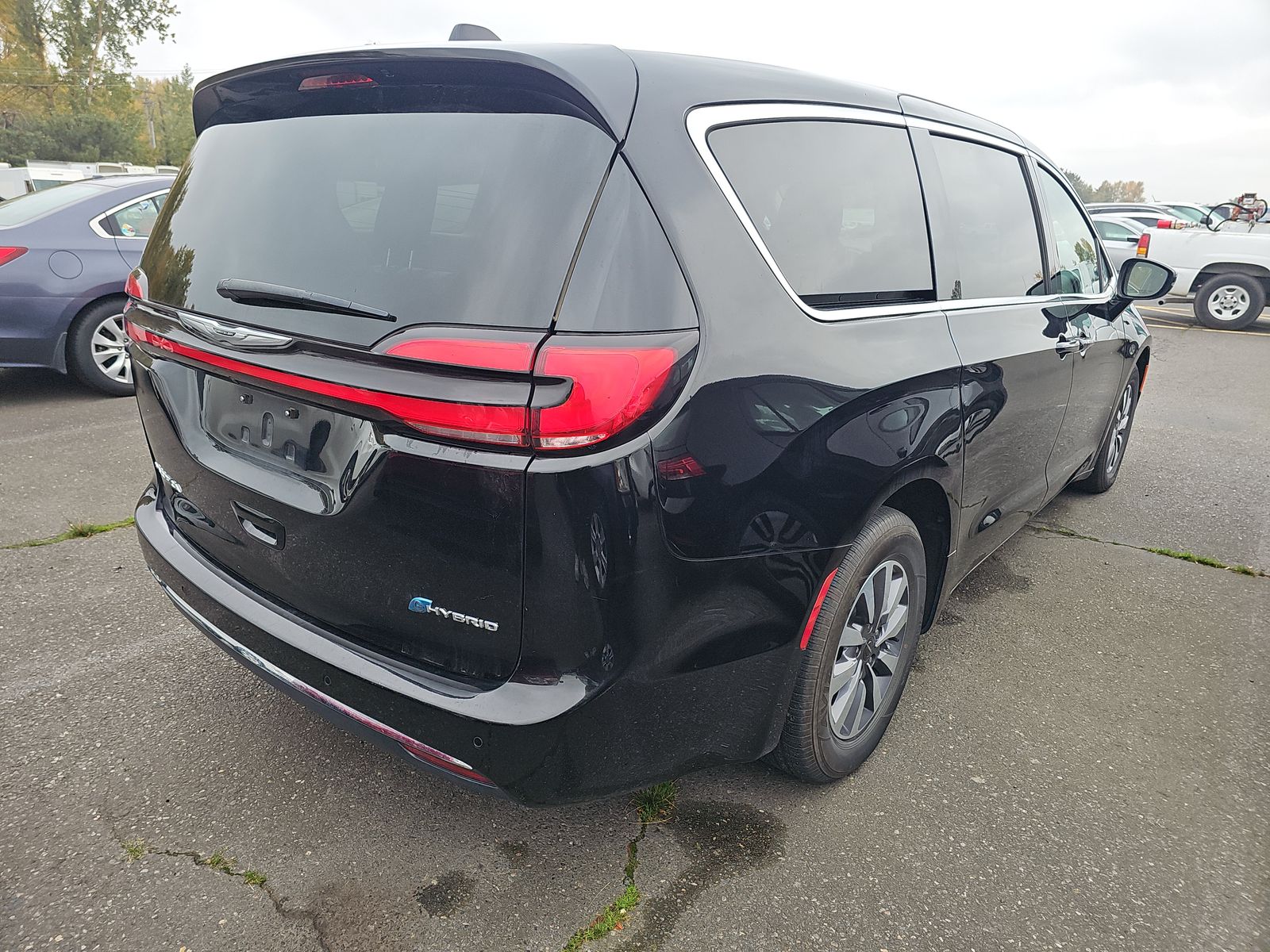 2024 Chrysler Pacifica Hybrid Select FWD
