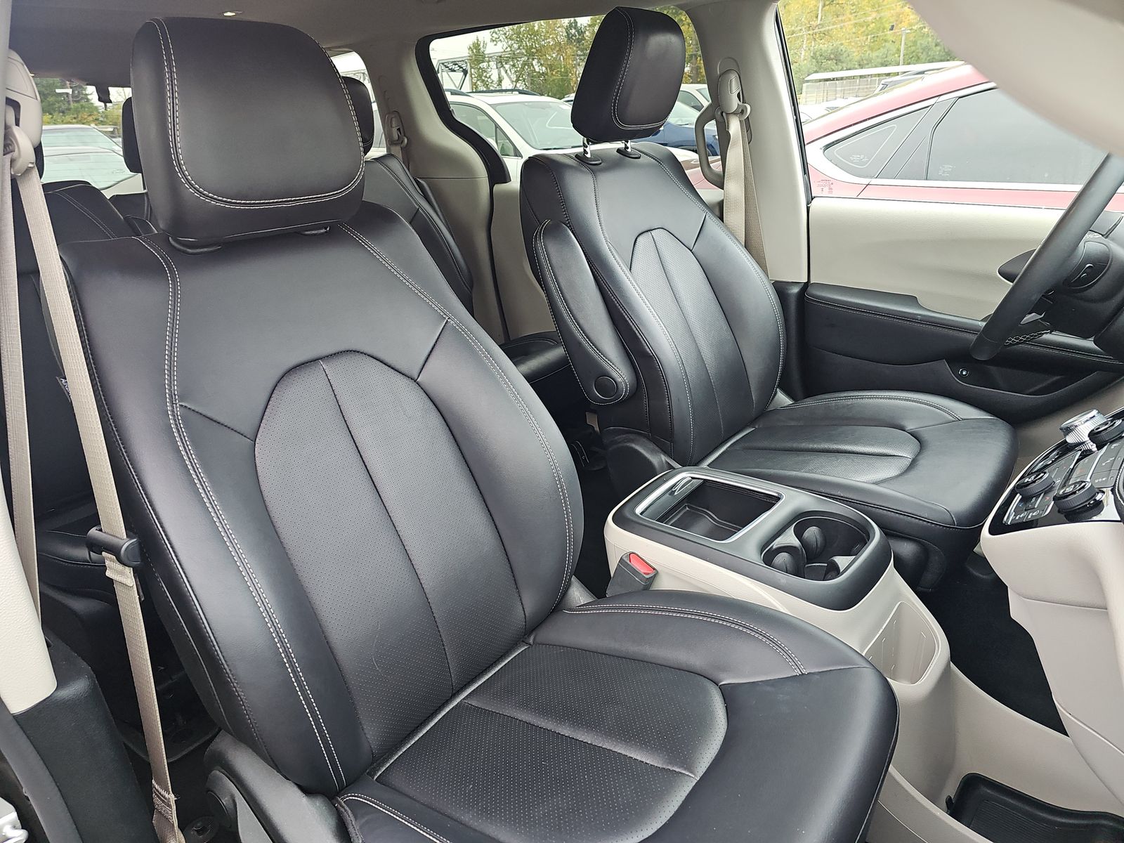 2024 Chrysler Pacifica Hybrid Select FWD