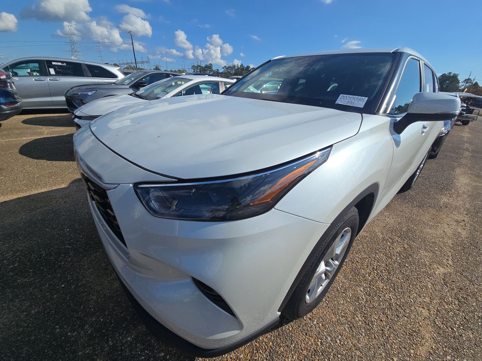 2023 Toyota Highlander LE FWD