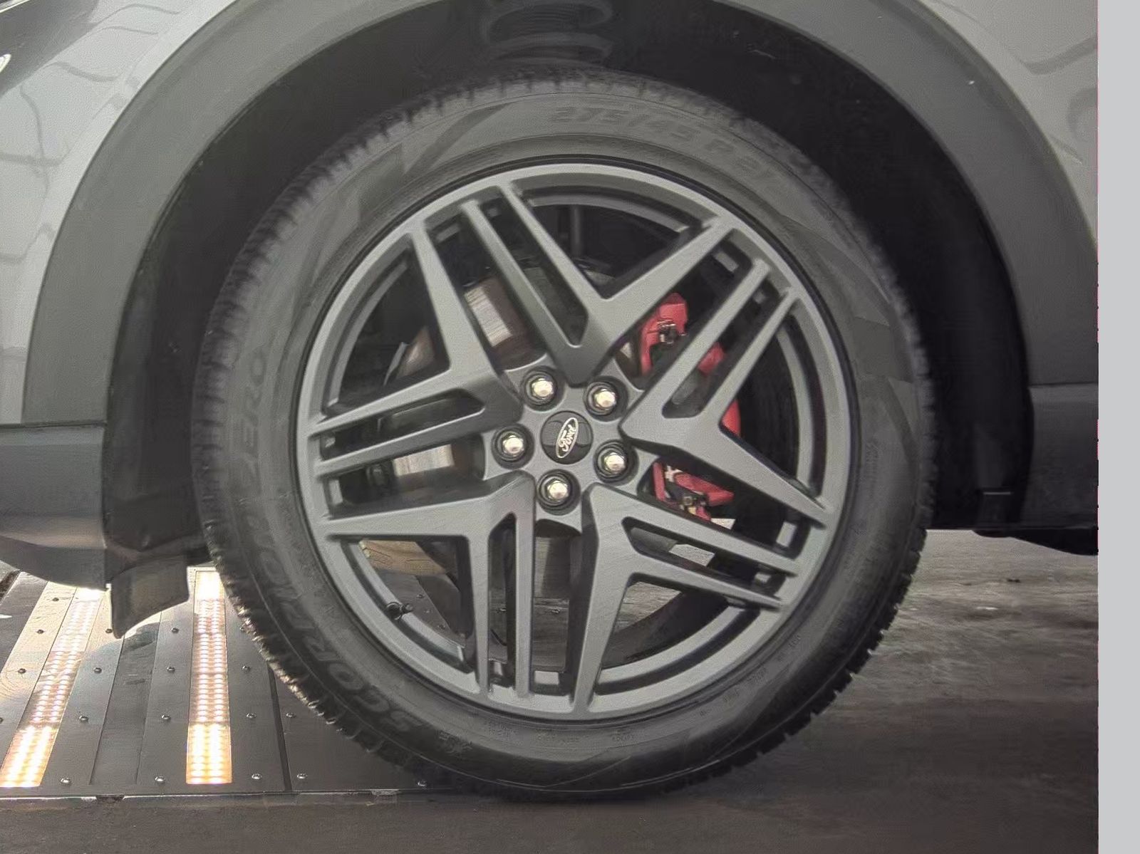 2025 Ford Explorer ST-Line AWD