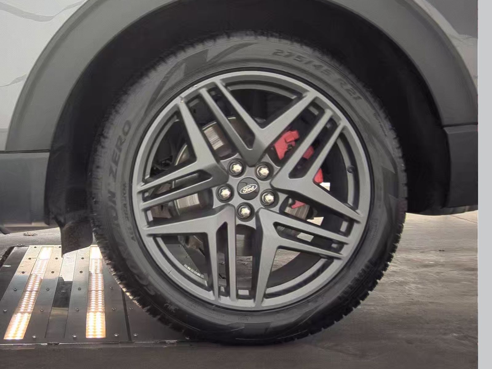 2025 Ford Explorer ST-Line AWD