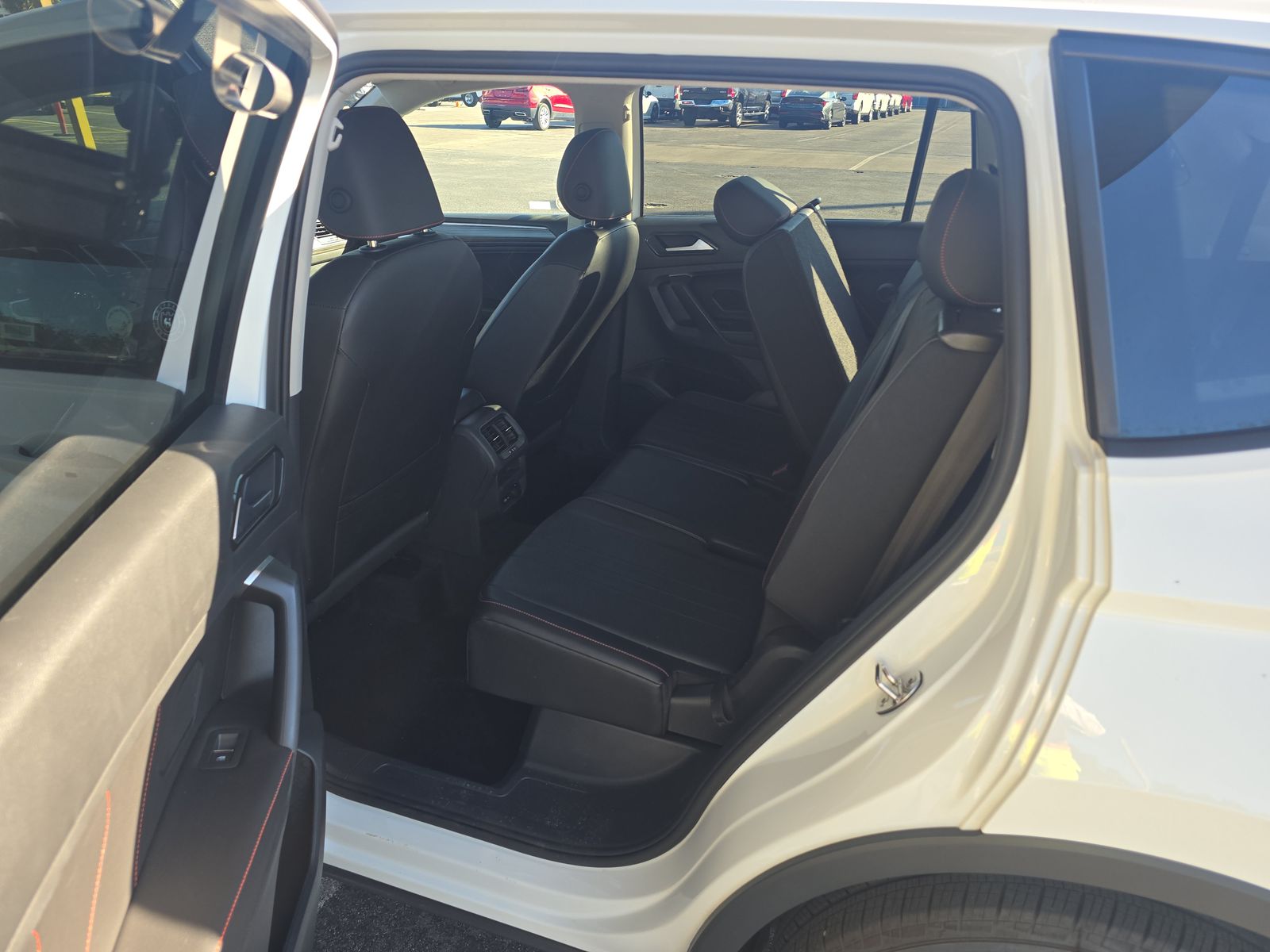 2024 Volkswagen Tiguan 2.0T SE FWD