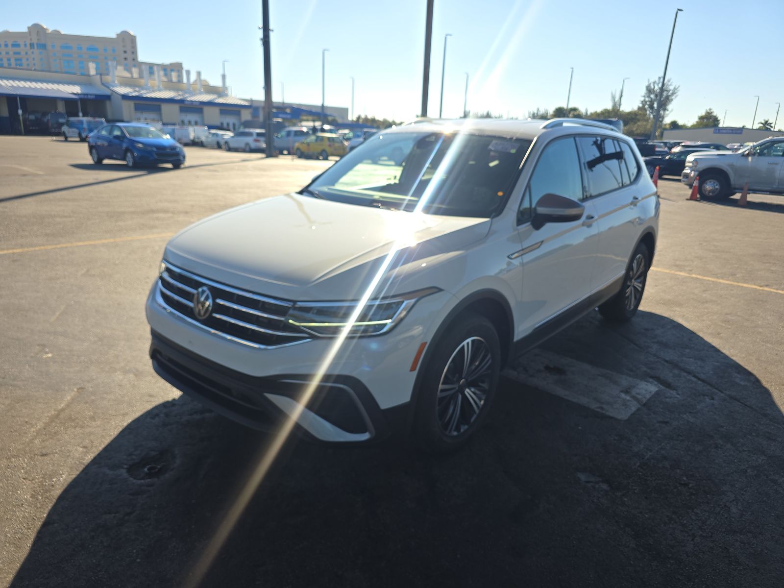 2024 Volkswagen Tiguan 2.0T SE FWD