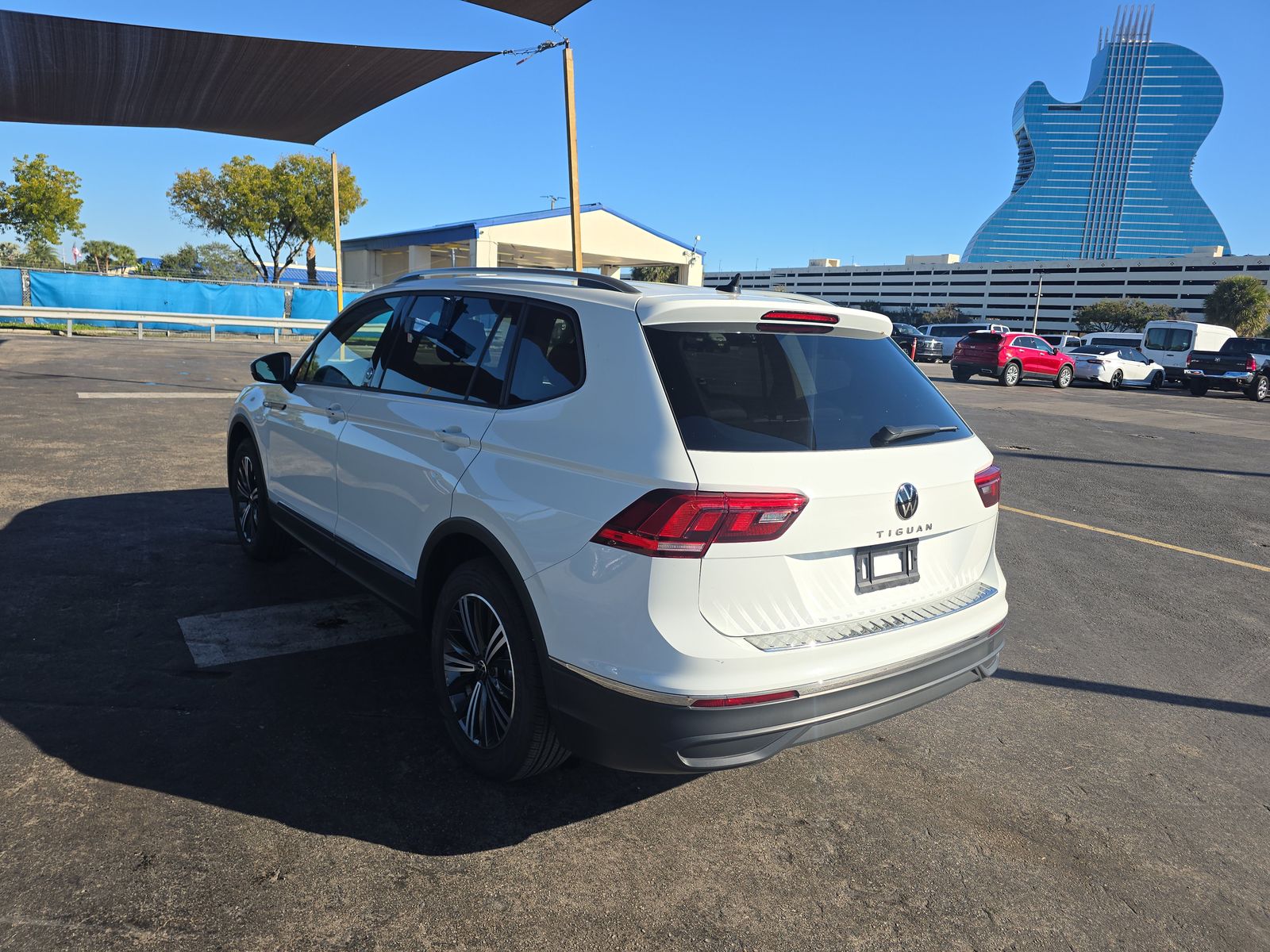 2024 Volkswagen Tiguan 2.0T SE FWD