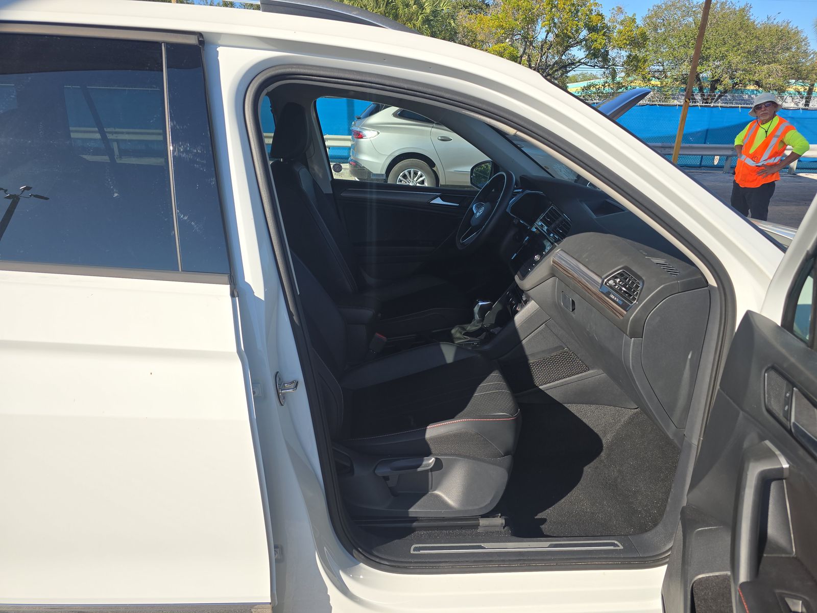 2024 Volkswagen Tiguan 2.0T SE FWD