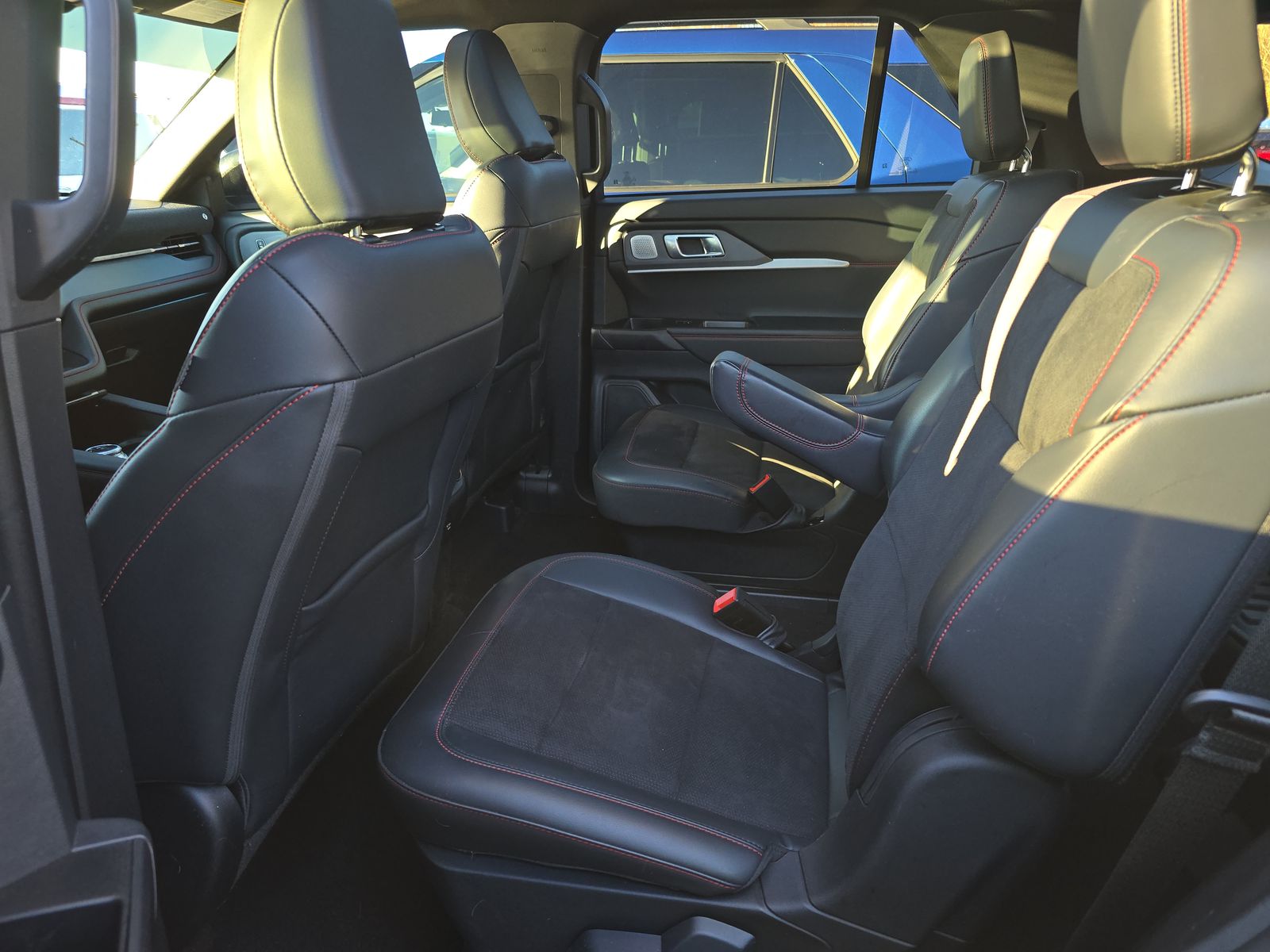 2025 Ford Explorer ST AWD