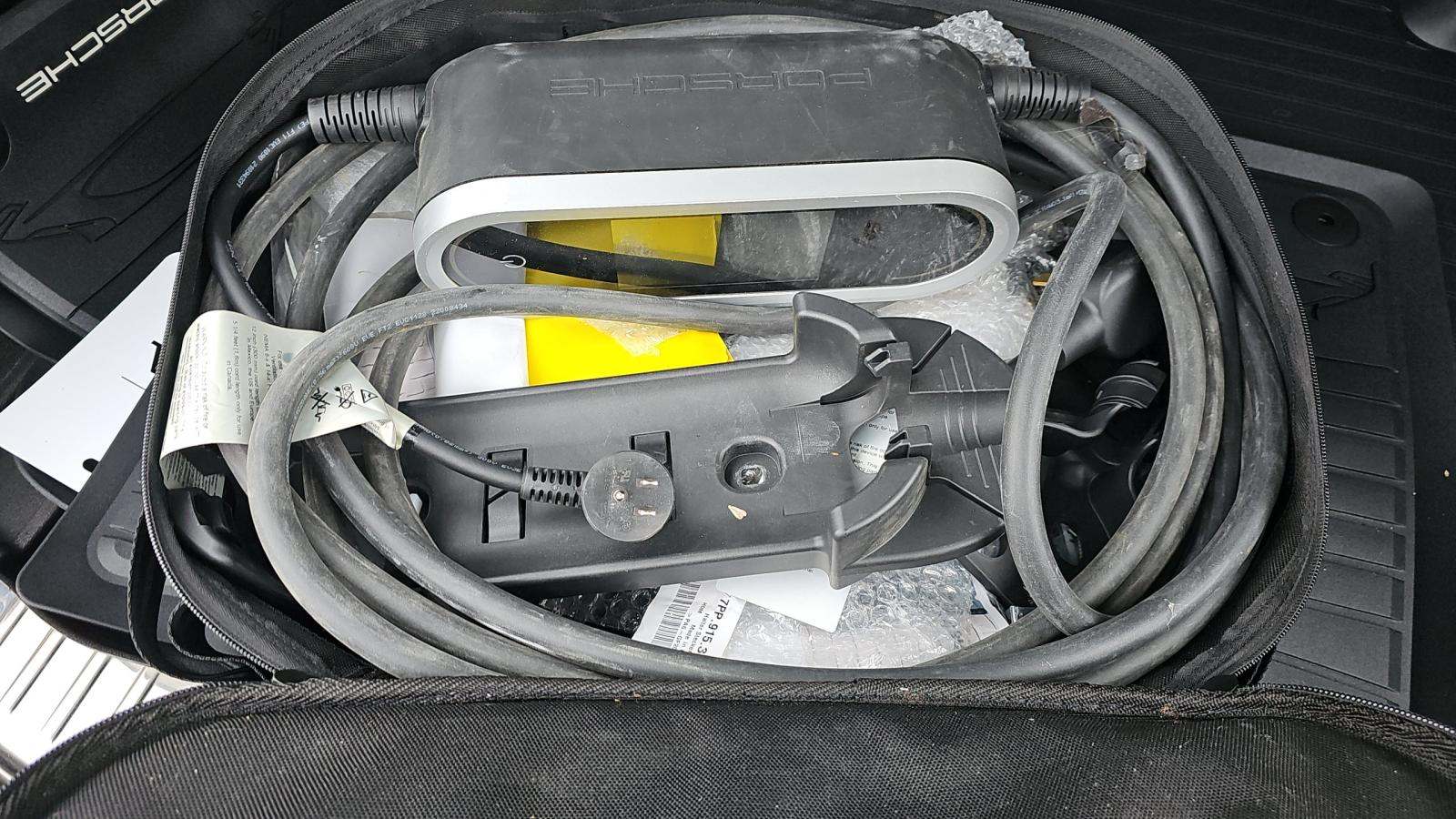 2022 Porsche Cayenne E-Hybrid Platinum Edition AWD