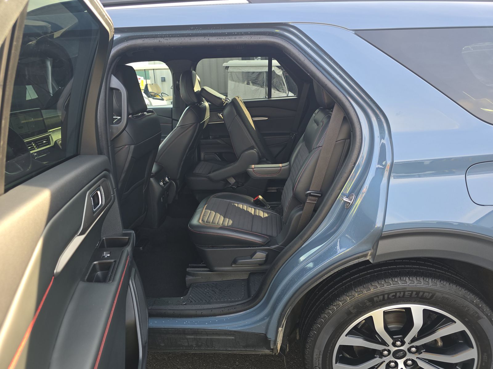 2025 Ford Explorer ST-Line AWD