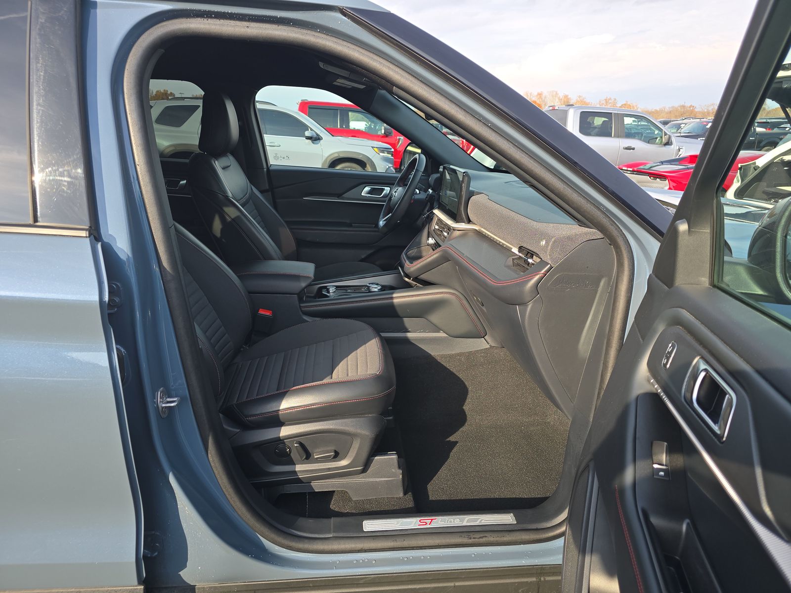 2025 Ford Explorer ST-Line AWD