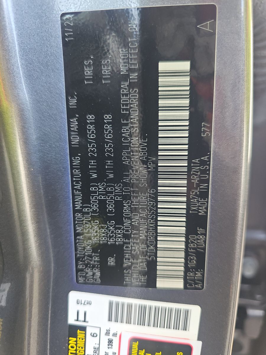 2024 Toyota Highlander LE AWD