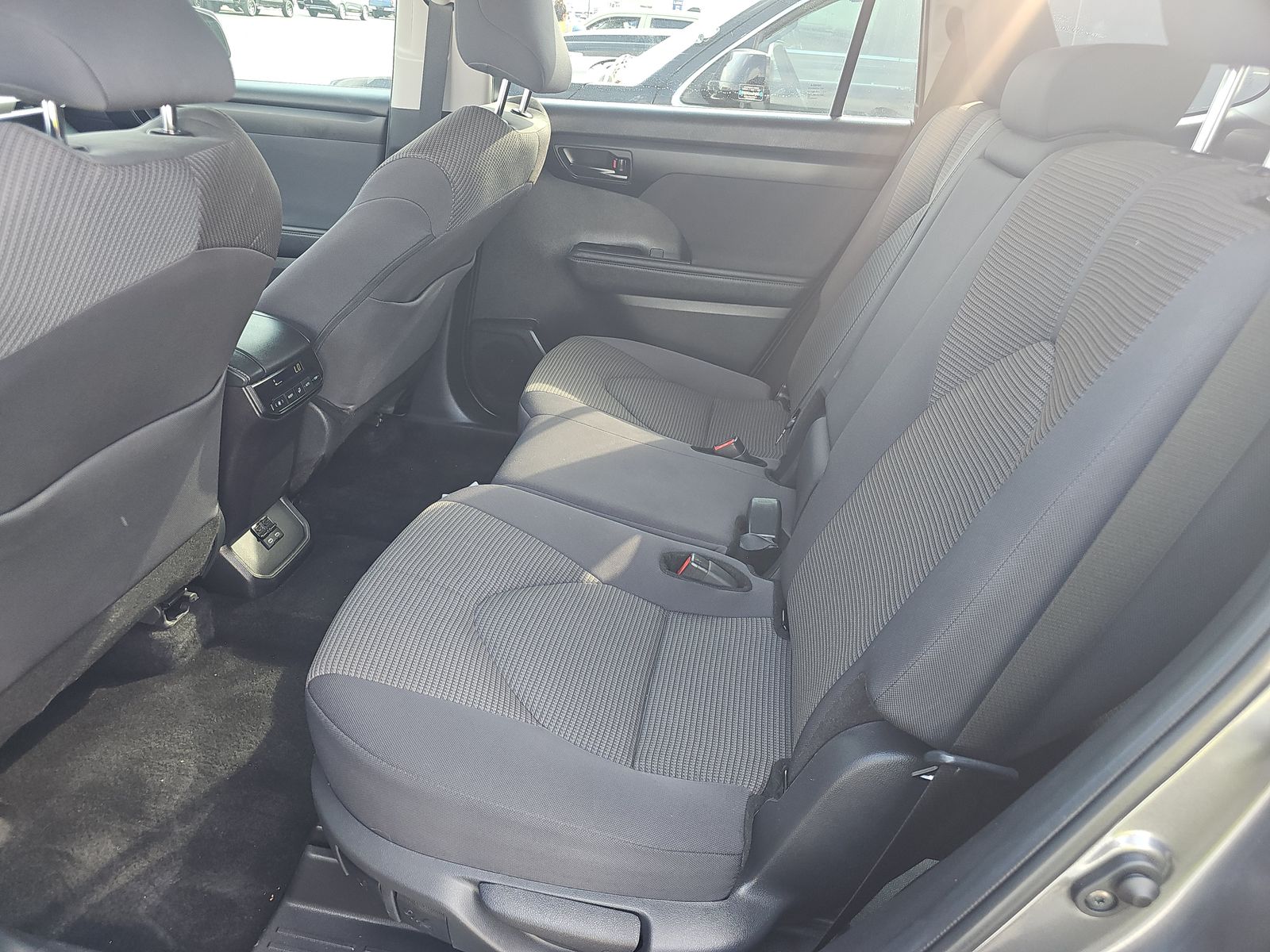 2024 Toyota Highlander LE AWD