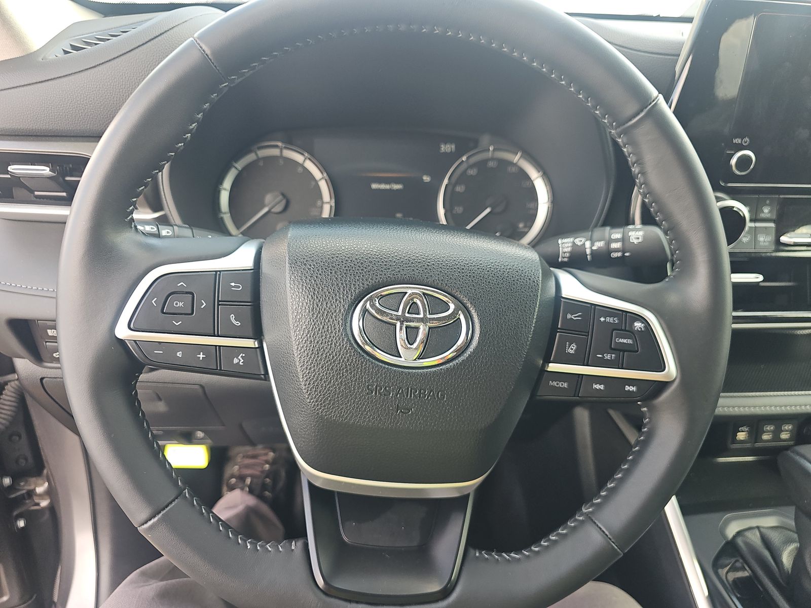 2024 Toyota Highlander LE AWD