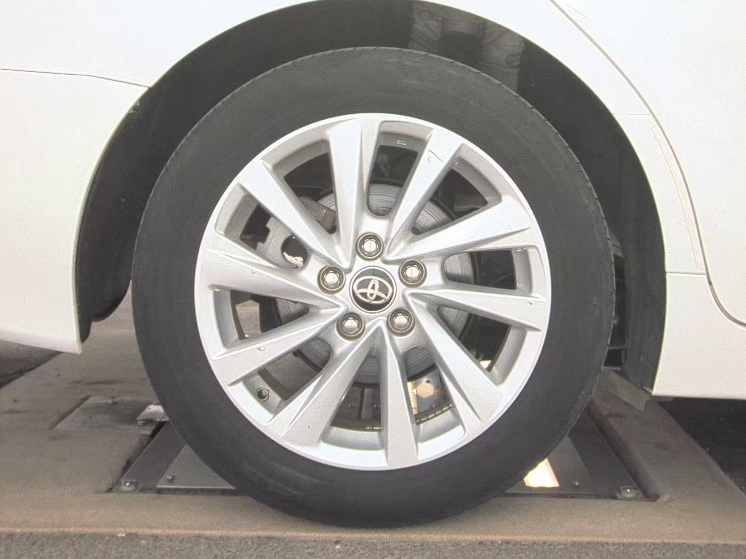 2024 Toyota Camry LE FWD