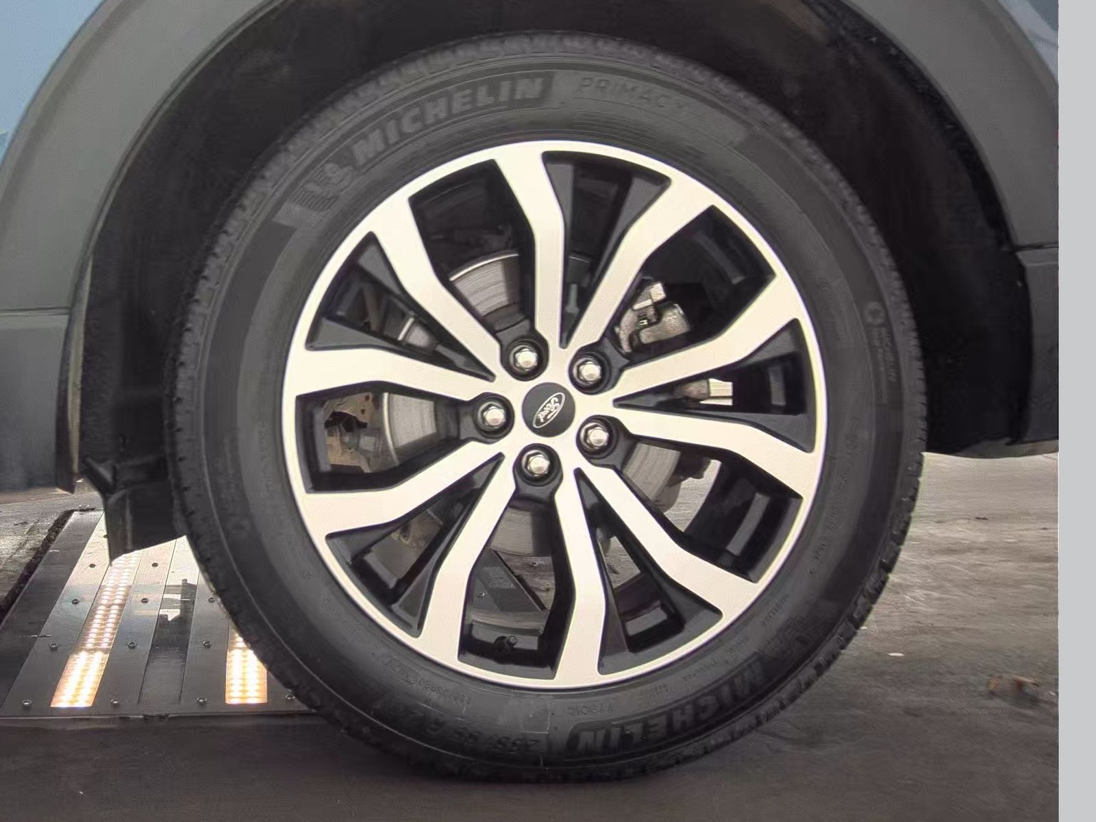 2025 Ford Explorer ST-Line AWD