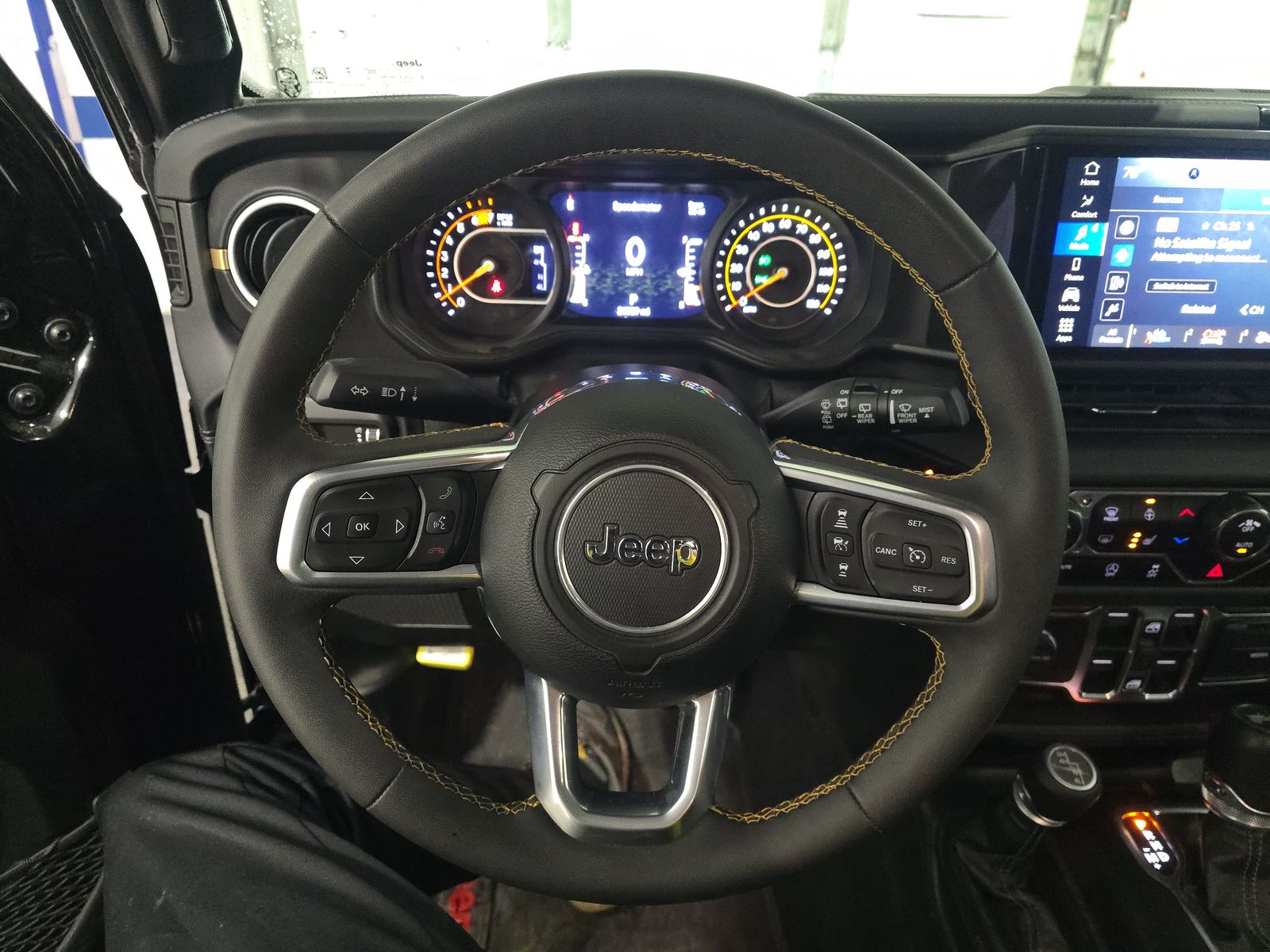 2024 Jeep Wrangler Sahara AWD