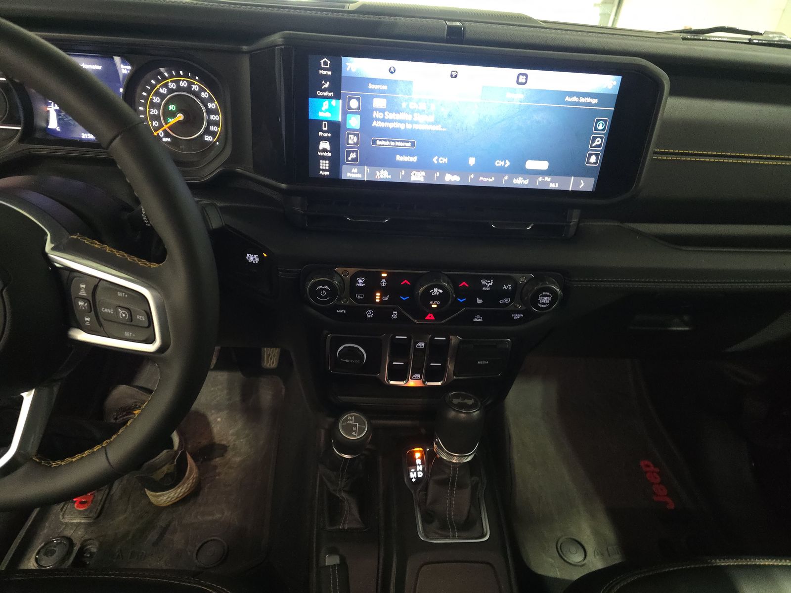 2024 Jeep Wrangler Sahara AWD