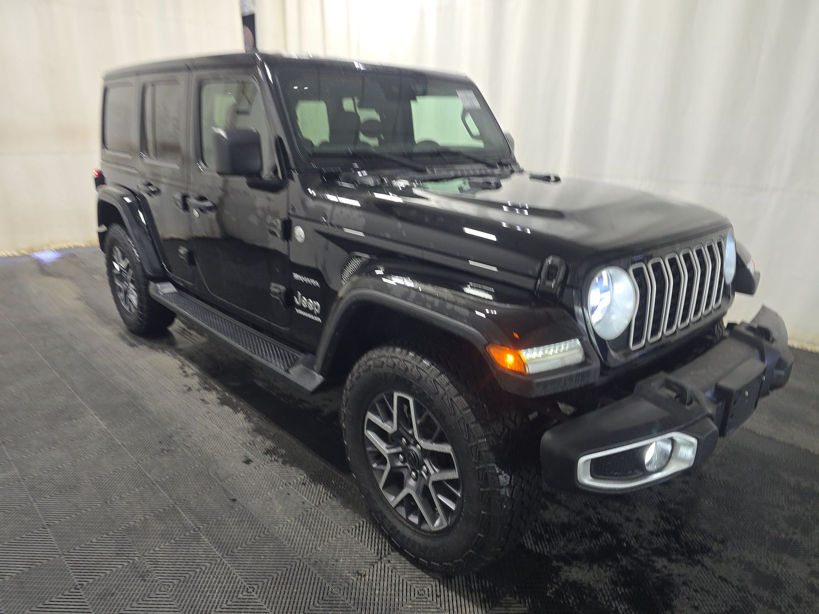 2024 Jeep Wrangler Sahara AWD