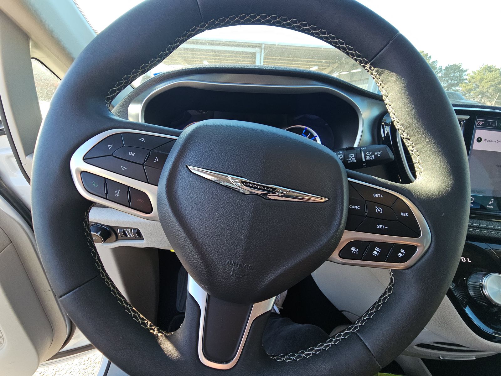 2024 Chrysler Pacifica Hybrid Select FWD