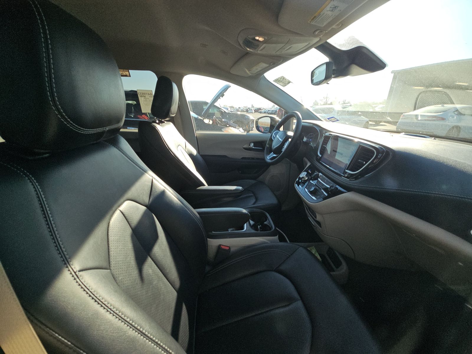 2024 Chrysler Pacifica Hybrid Select FWD