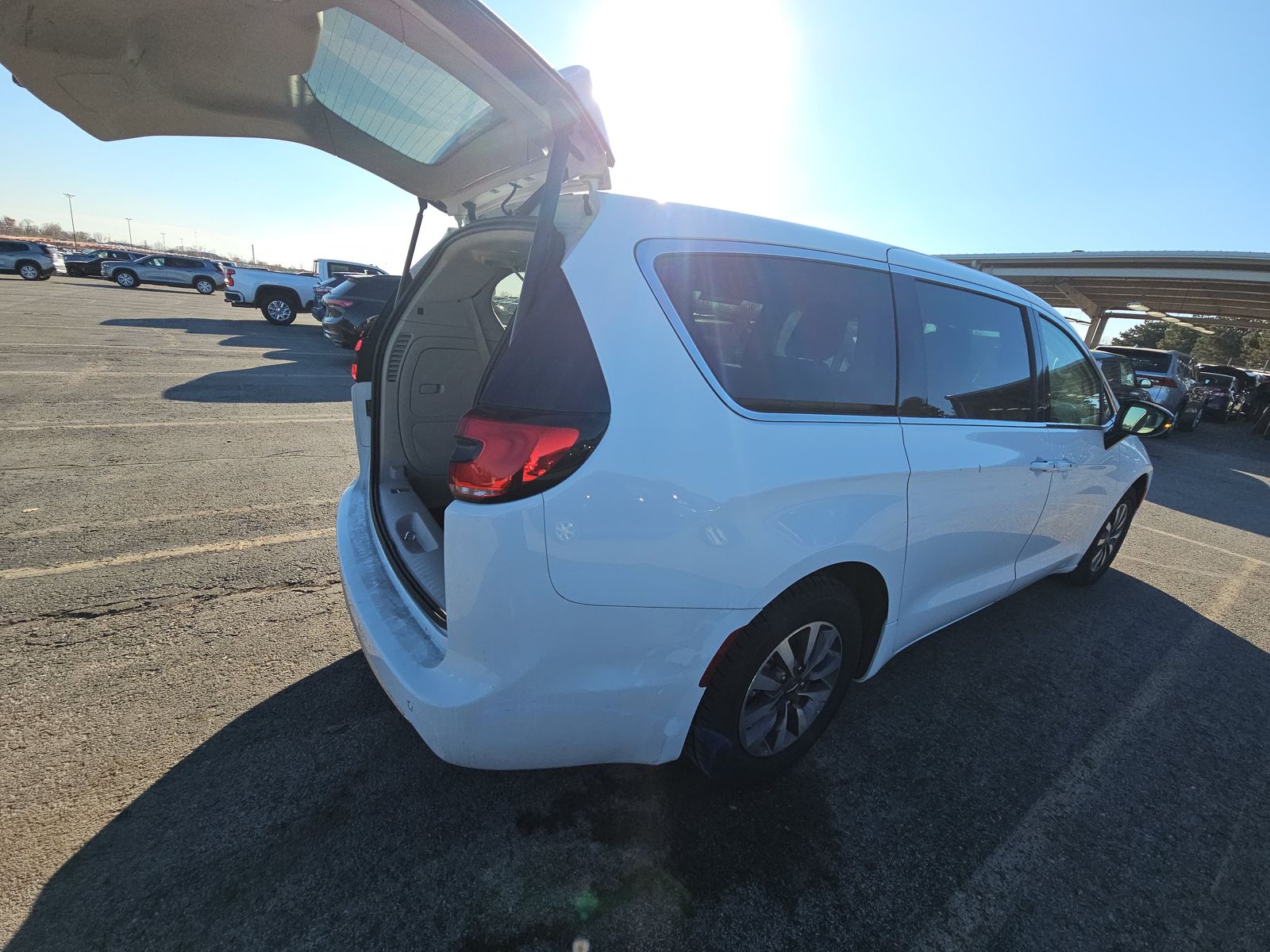 2024 Chrysler Pacifica Hybrid Select FWD