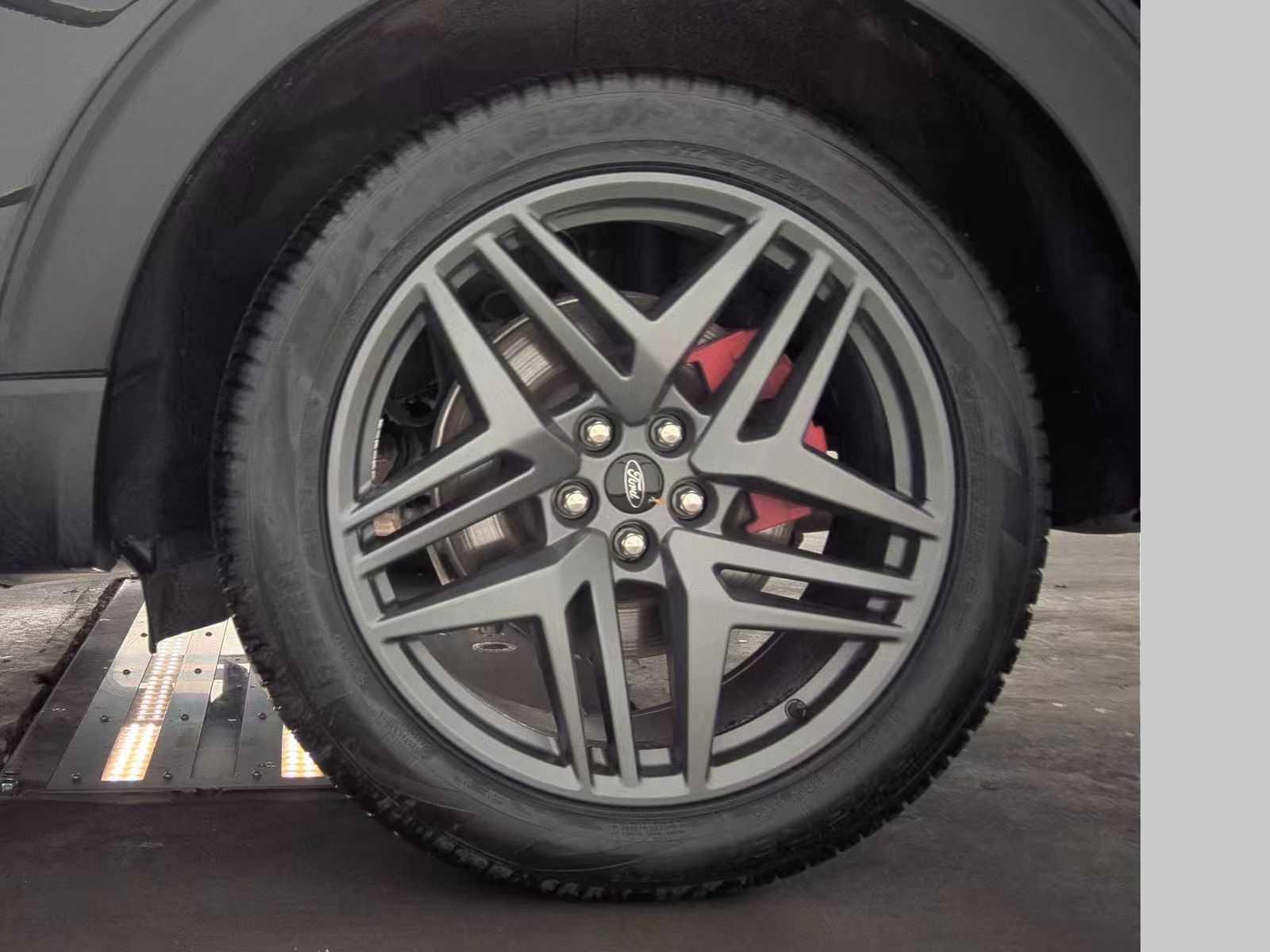 2025 Ford Explorer ST-Line AWD