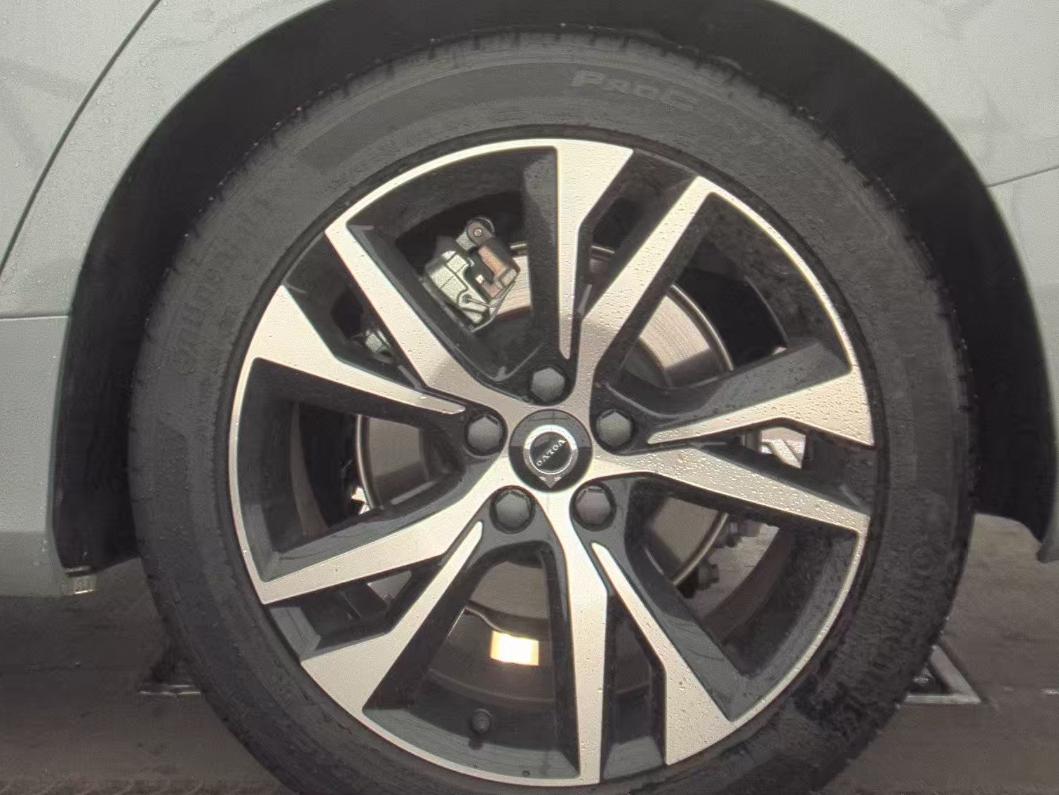 2025 Volvo S60 B5 Plus FWD