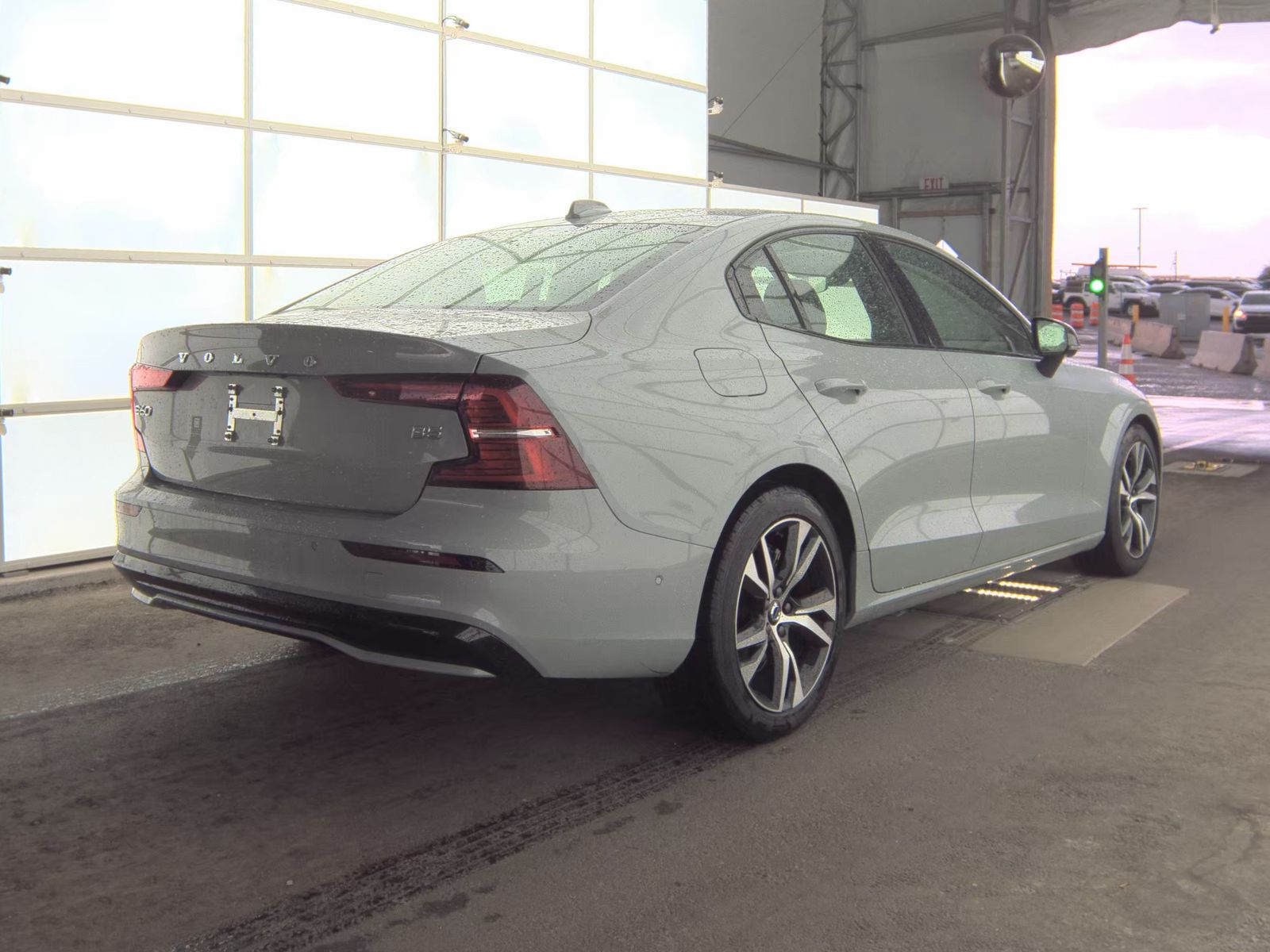 2025 Volvo S60 B5 Plus FWD