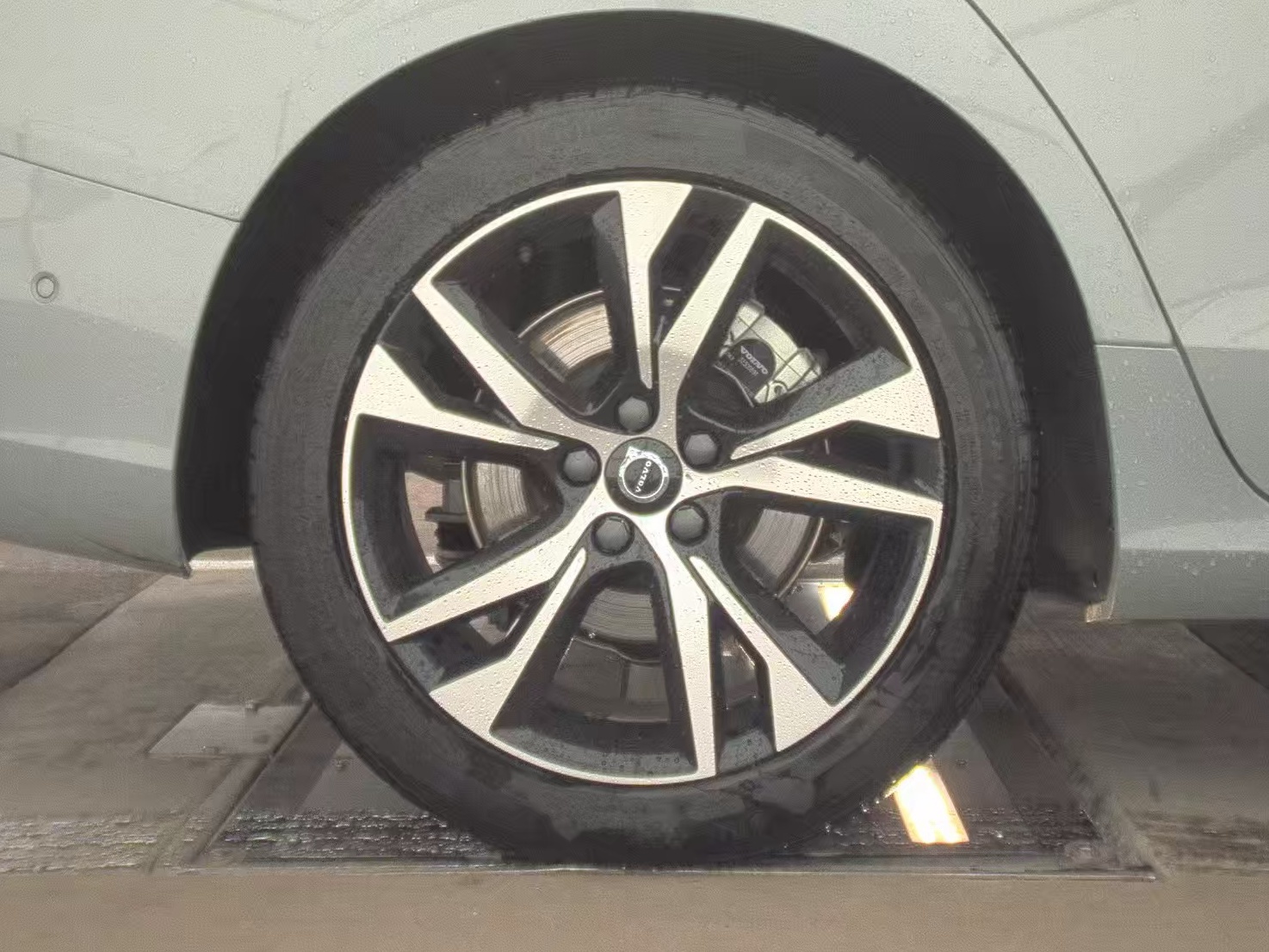 2025 Volvo S60 B5 Plus FWD