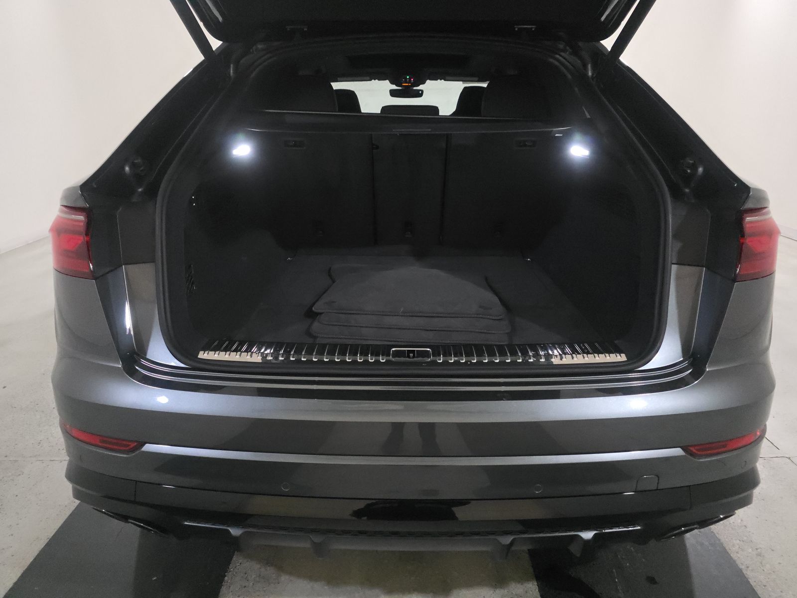 2025 Audi SQ8 Prestige AWD