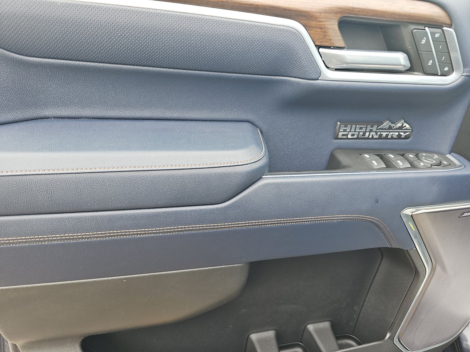 2022 Chevrolet Silverado 1500 High Country AWD