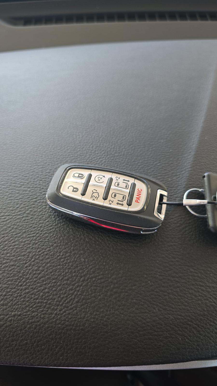 2024 Chrysler Pacifica Hybrid Select FWD