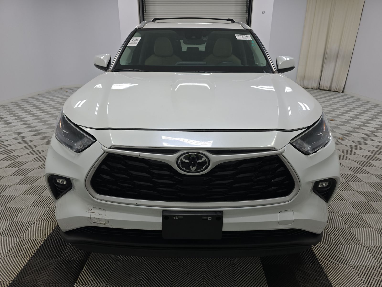 2023 Toyota Highlander XLE FWD