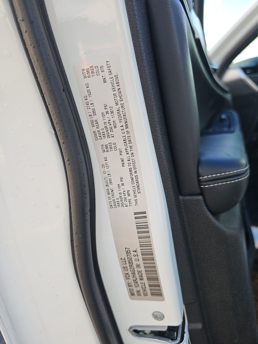 2024 Jeep Grand Cherokee Altitude AWD