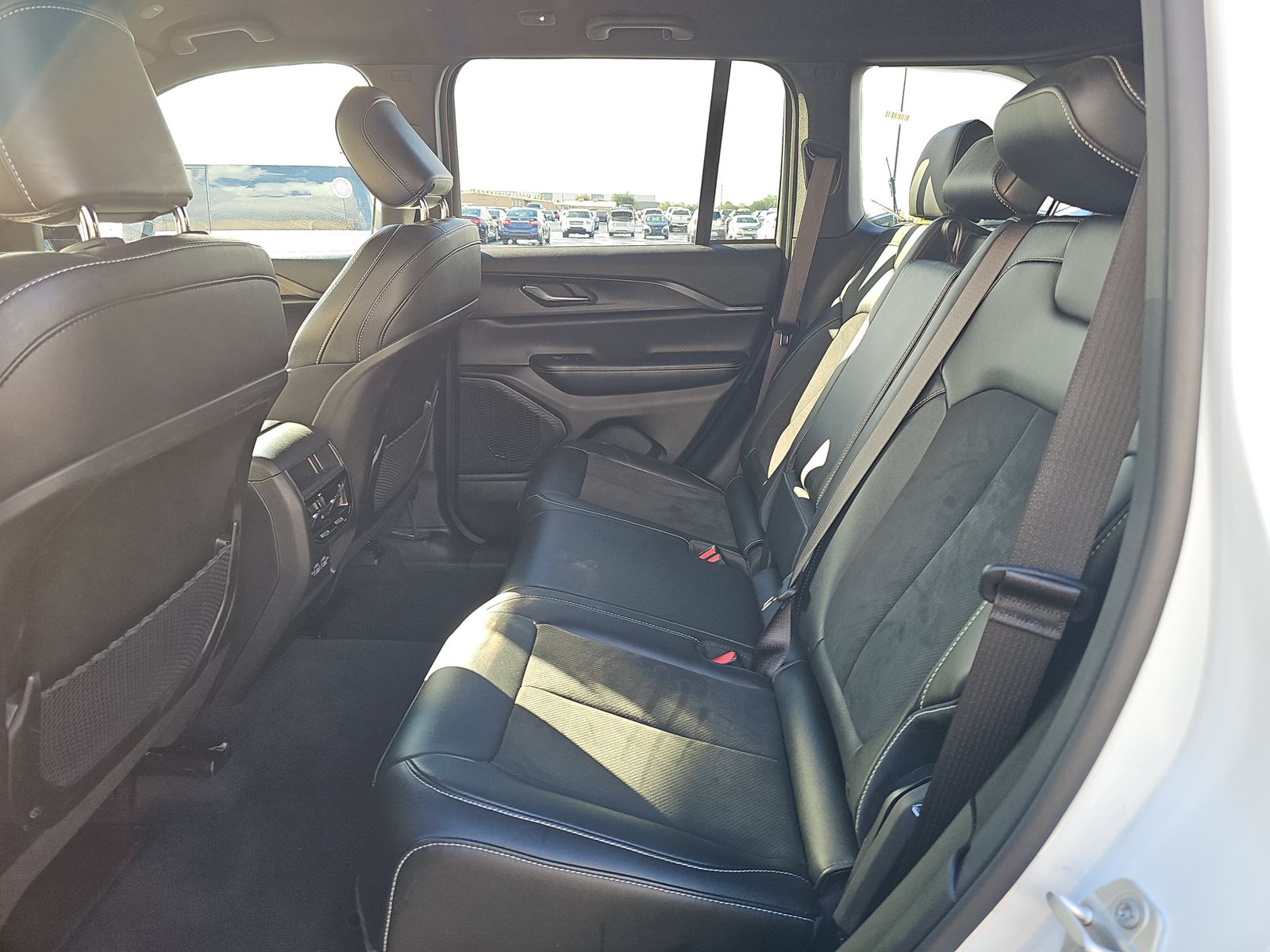 2024 Jeep Grand Cherokee Altitude AWD