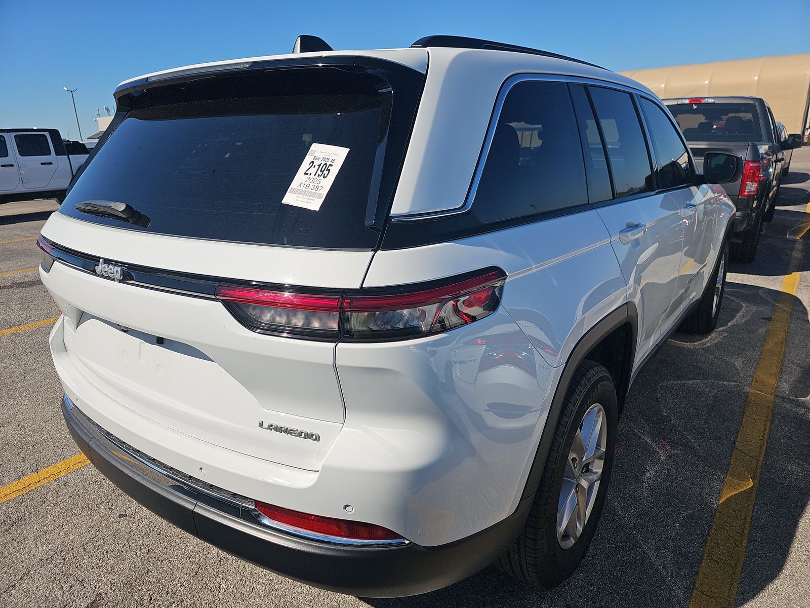 2025 Jeep Grand Cherokee Laredo X RWD