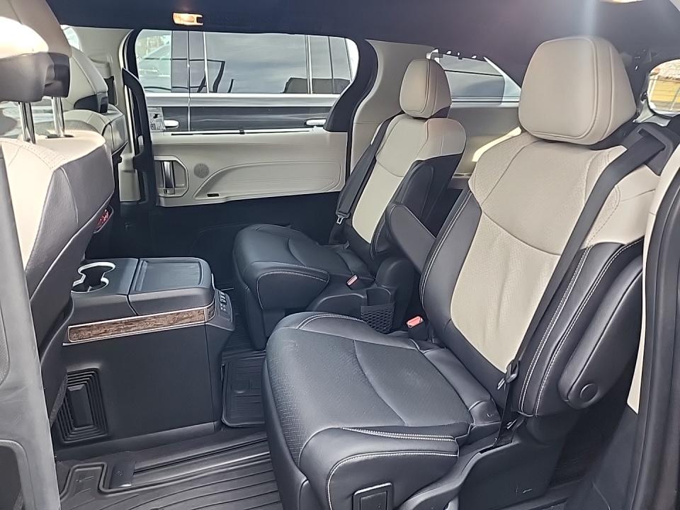 2025 Toyota Sienna Platinum AWD