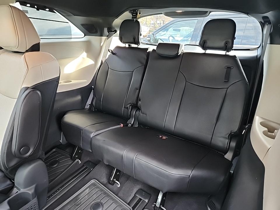 2025 Toyota Sienna Platinum AWD
